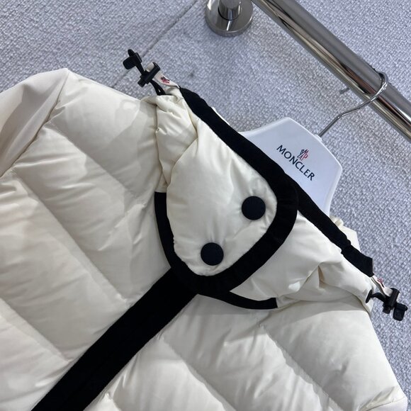 Moncler Grenoble Lamoura hooded buttoned jacket - Picture 8 of 11